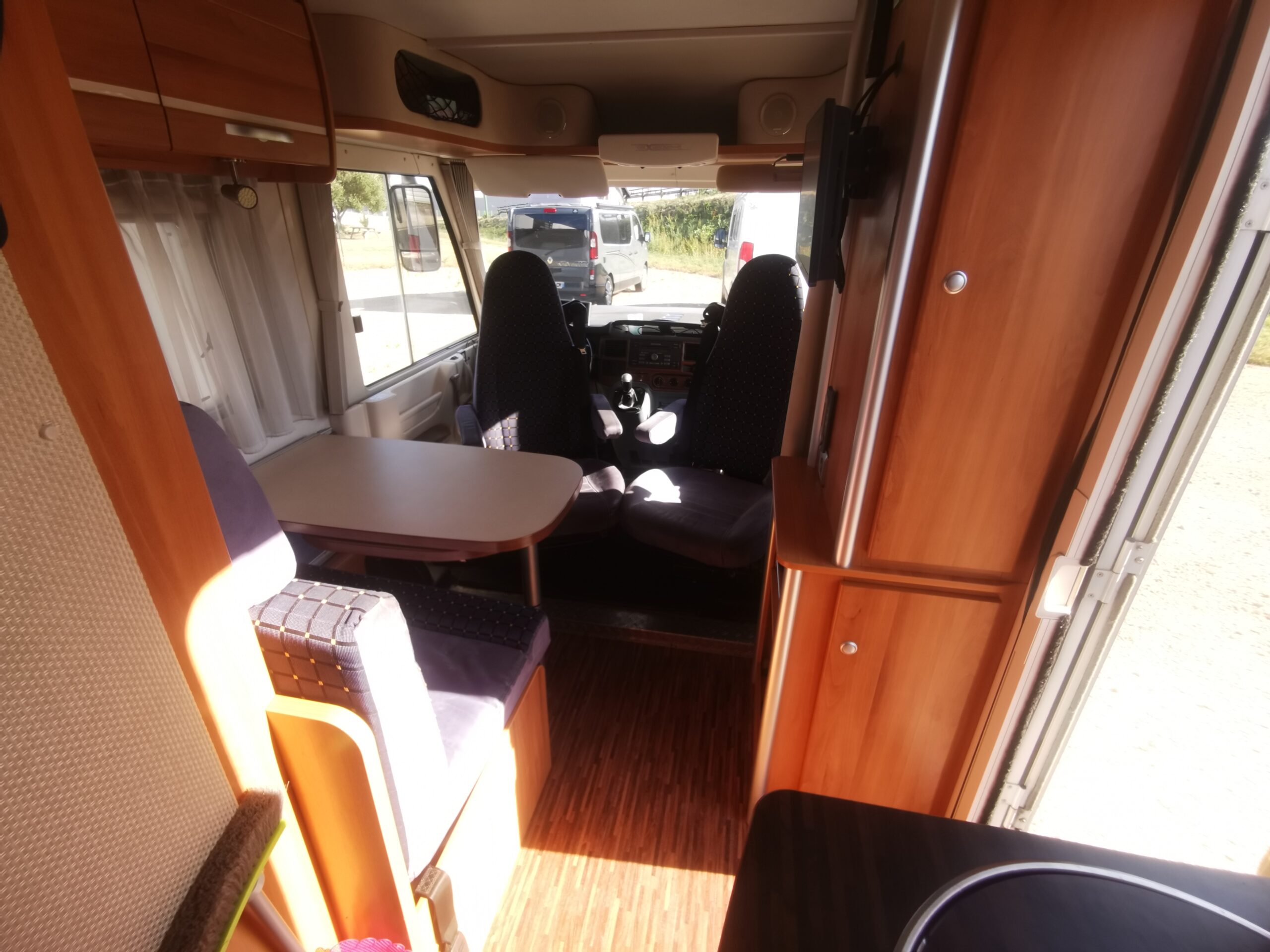 Camping car integral hymer exsis 522