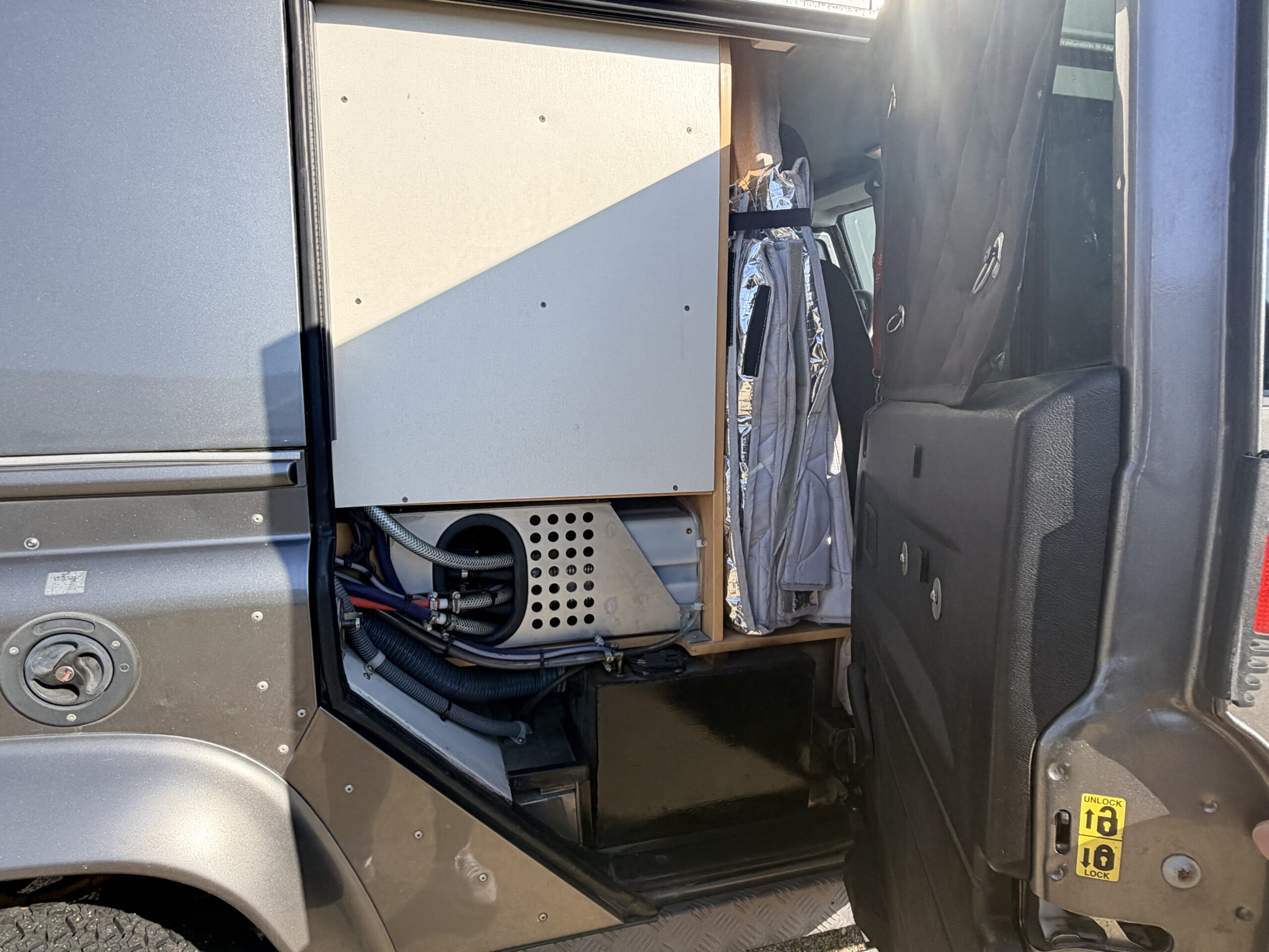 LAND ROVER DEFENDER 110 TD4 SW CAP HORN