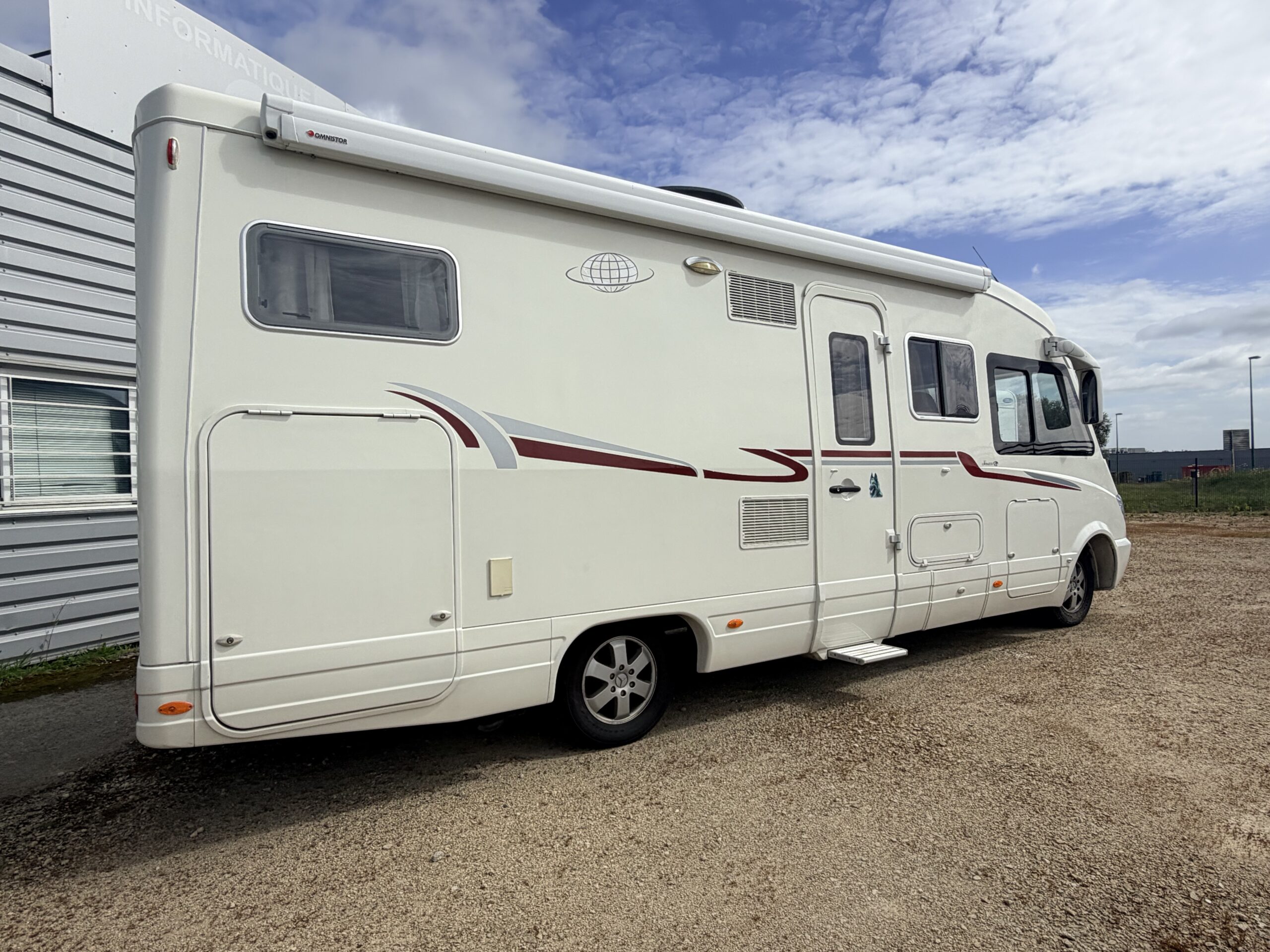 INTEGRAL LE VOYAGEUR LVX 855 SX BOITE AUTO MERCEDES BENZ