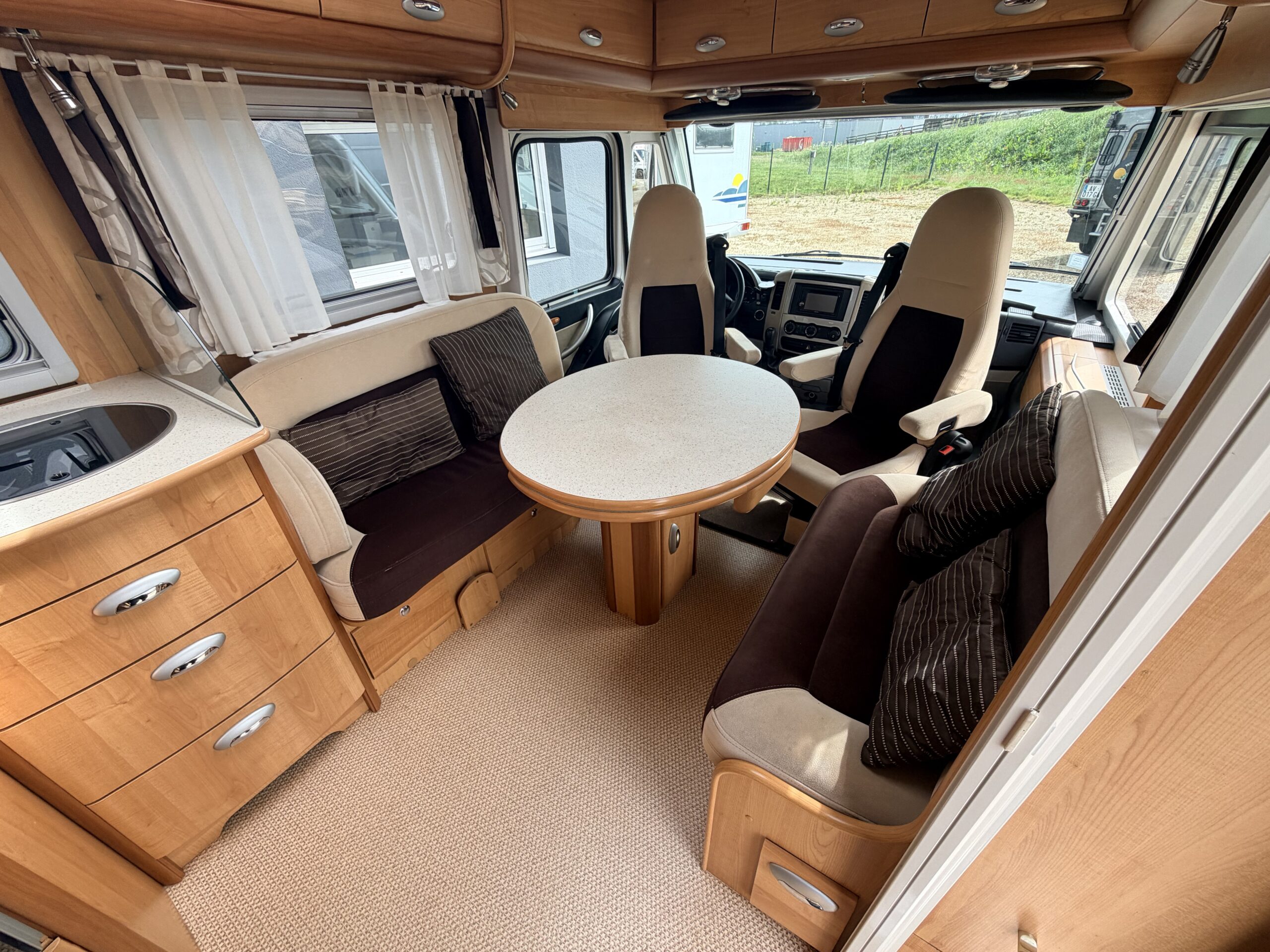 INTEGRAL LE VOYAGEUR LVX 855 SX BOITE AUTO MERCEDES BENZ