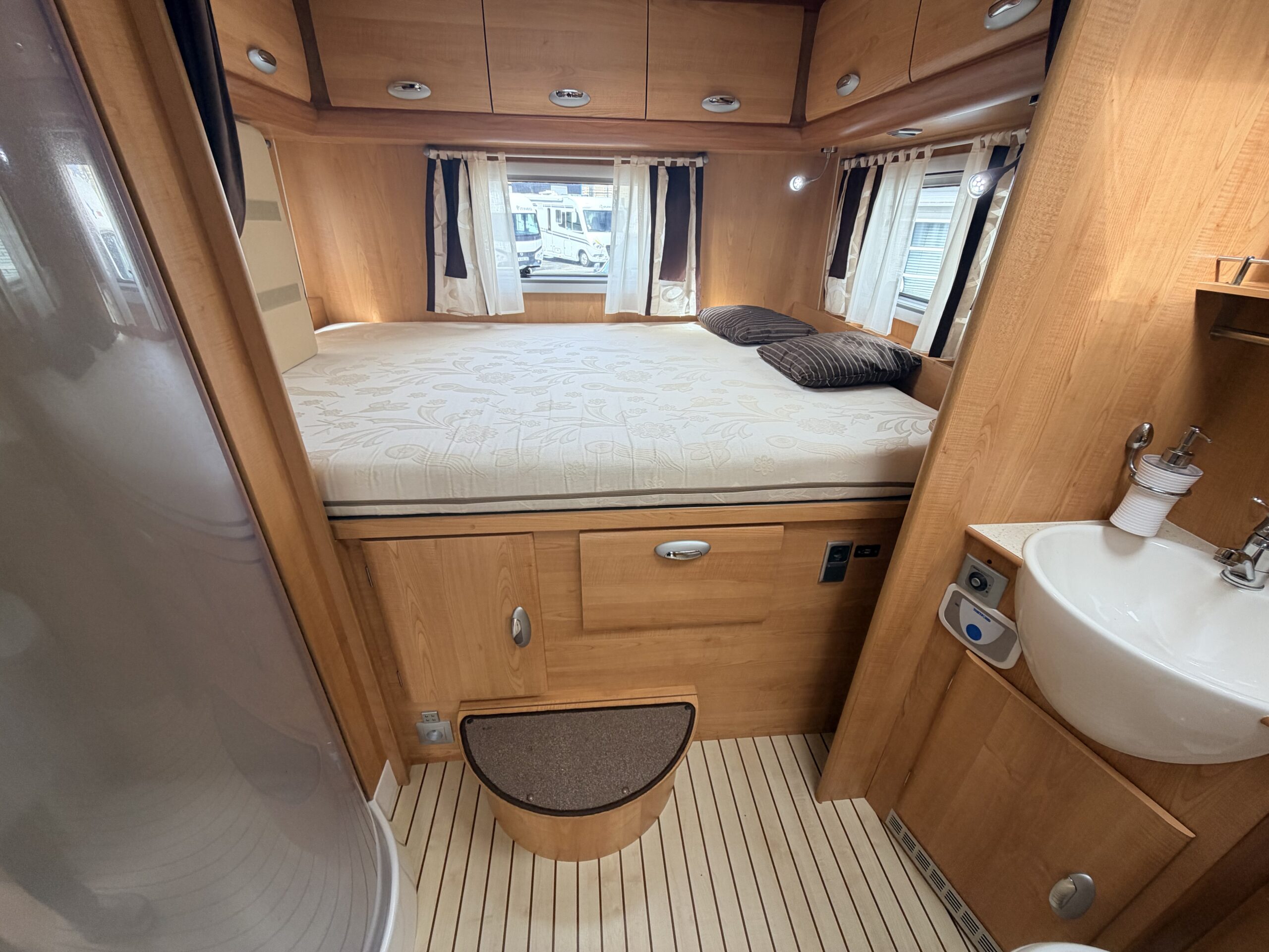 INTEGRAL LE VOYAGEUR LVX 855 SX BOITE AUTO MERCEDES BENZ