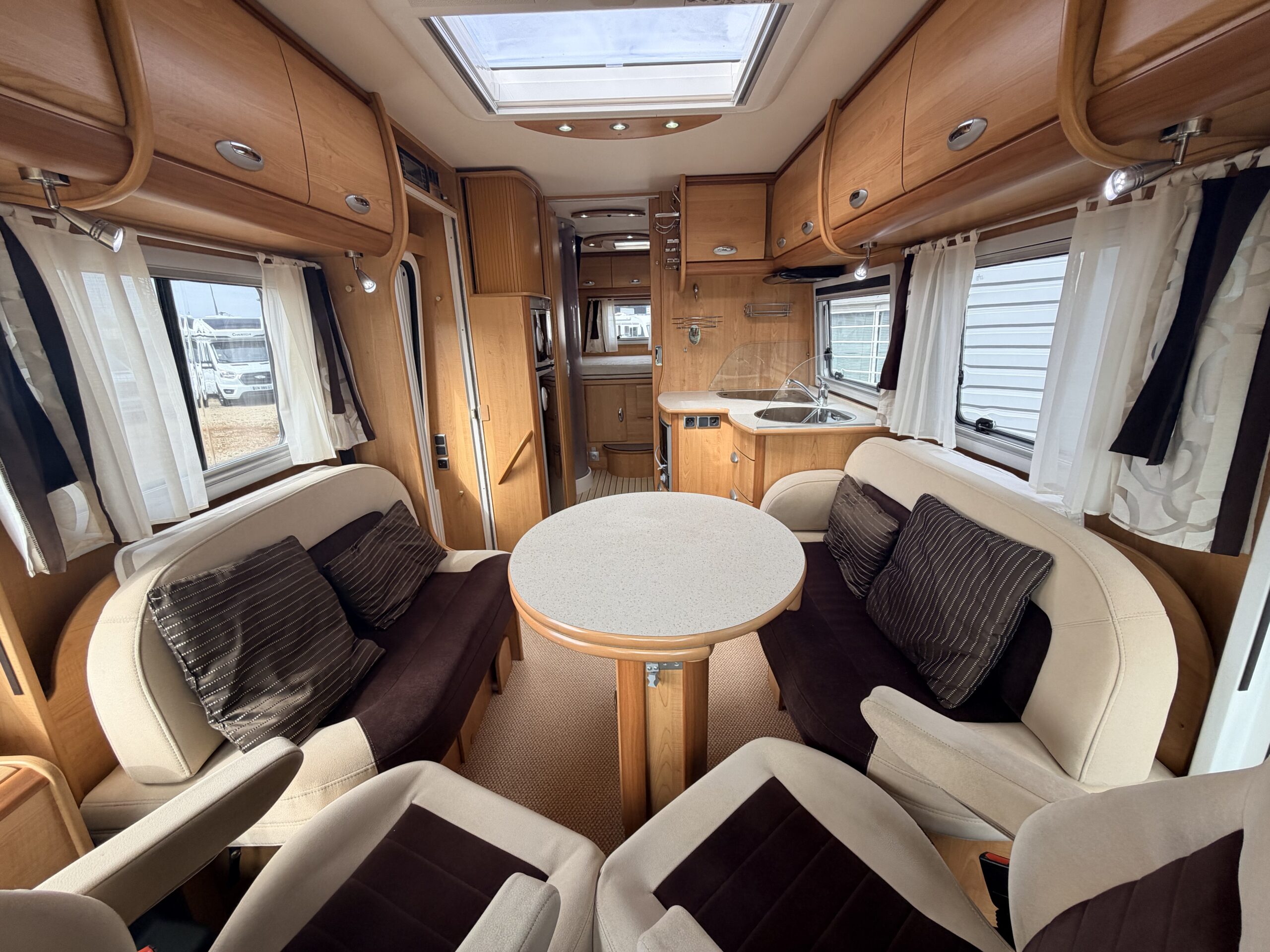INTEGRAL LE VOYAGEUR LVX 855 SX BOITE AUTO MERCEDES BENZ
