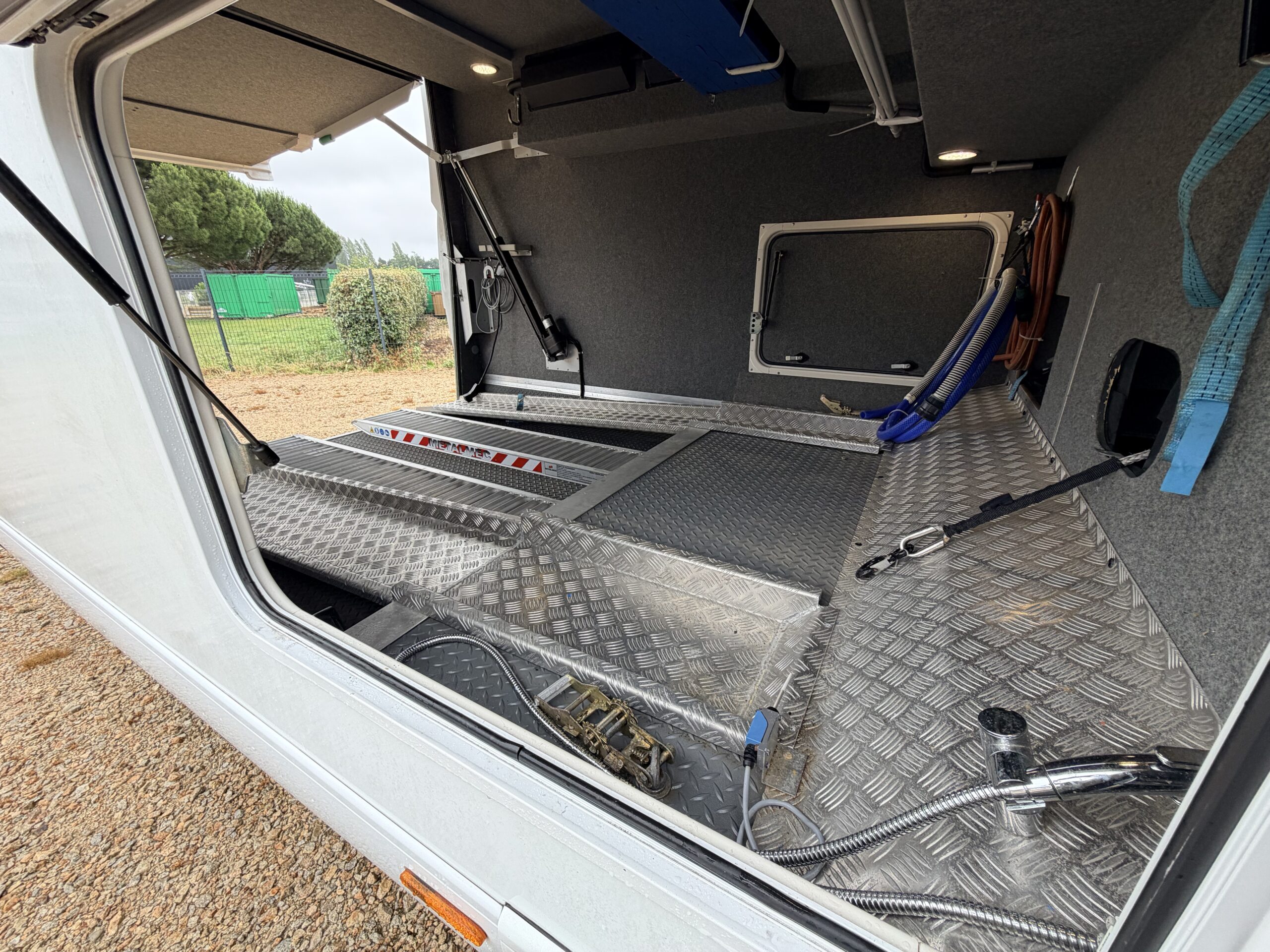 INTEGRAL HAUT DE GAMME LE VOYAGEUR RMB LINER 924 QD CAR SUR PORTEUR IVECO DAILY